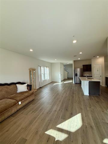 Building Photo - 916 Country Rd