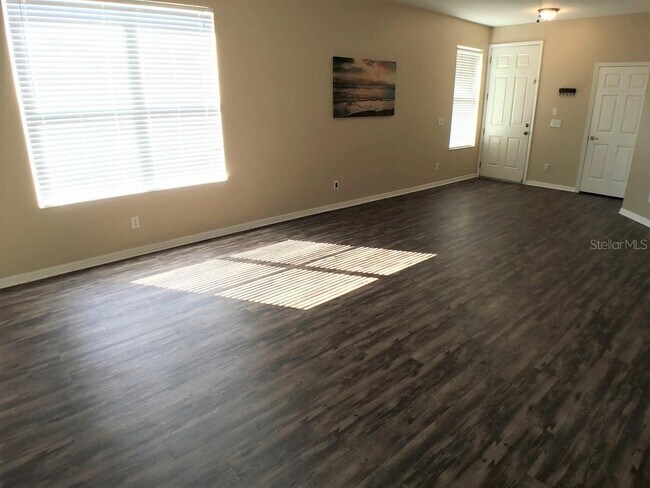 Building Photo - 8539 Deer Chase Dr