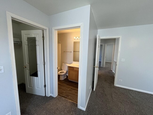 Building Photo - 3896 Baybrook Dr