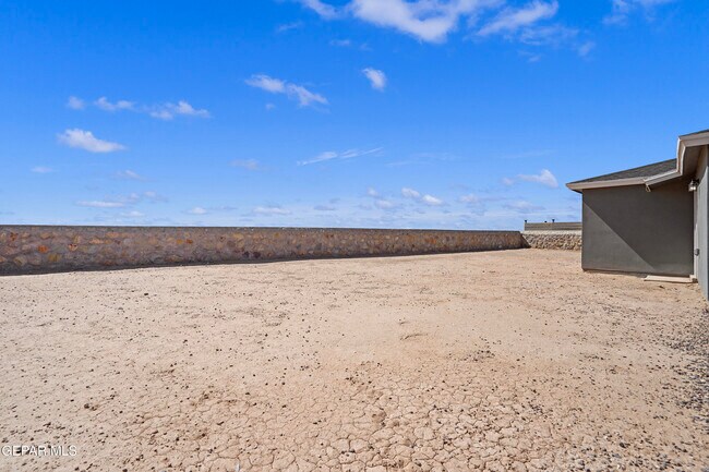 Building Photo - 1056 Nalito Beltran Pl