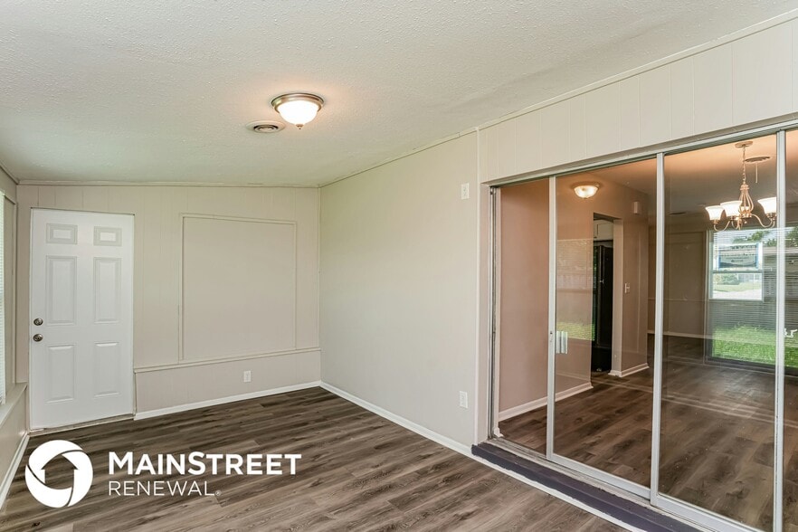 Building Photo - 604 Shamrock Blvd