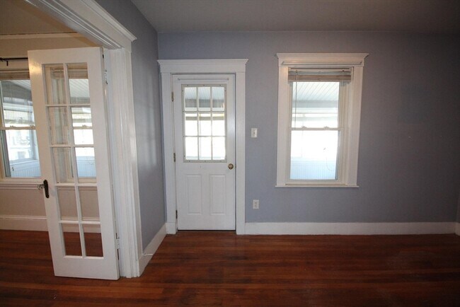 Building Photo - 63 Foster St