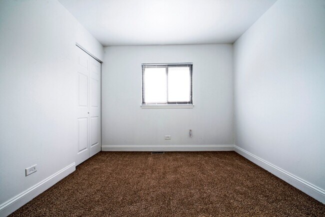 Building Photo - 13256 S Prairie Ave