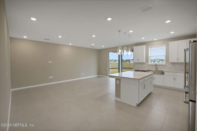 Building Photo - 365 Cherry Elm Dr