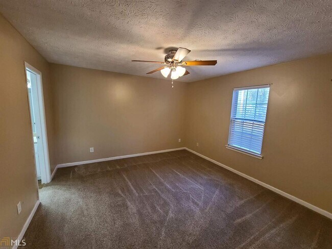 Building Photo - 26 Lullwater Dr