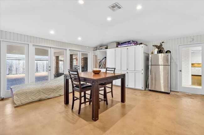 Building Photo - 722 Brock Dr