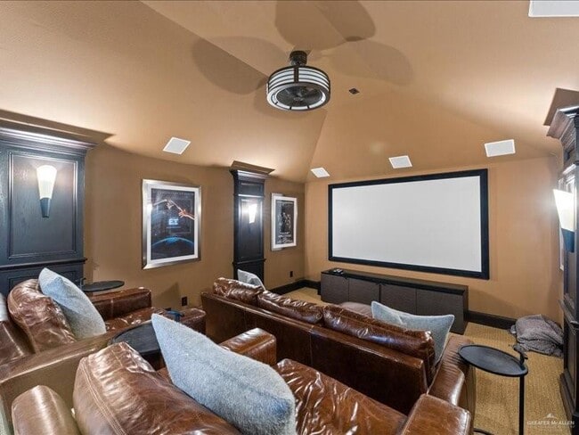 Building Photo - 7 Ivy Castle Ct