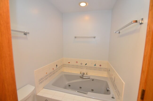 Building Photo - 1239 Wood Creek Bend