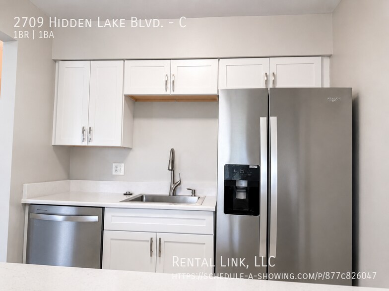 Building Photo - 2709 Hidden Lake Blvd