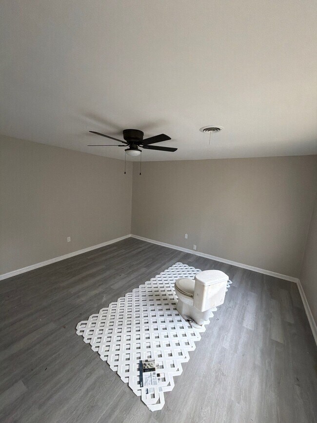 Building Photo - 228 Catalina Cir