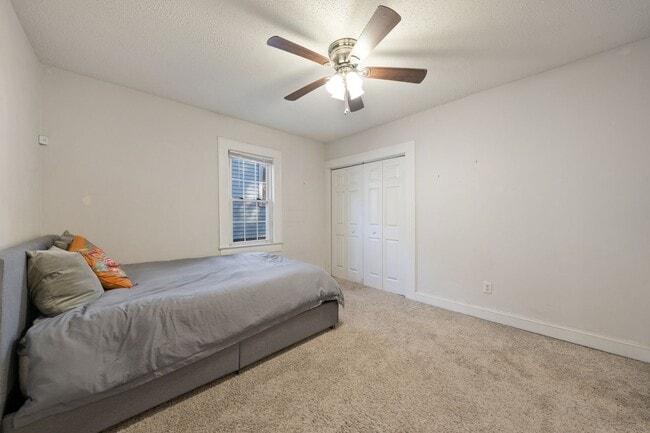 Building Photo - Lovely 3 bedroom bungalow close to downtown Durham!