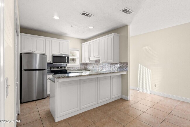 Building Photo - 212 Bonita Cir