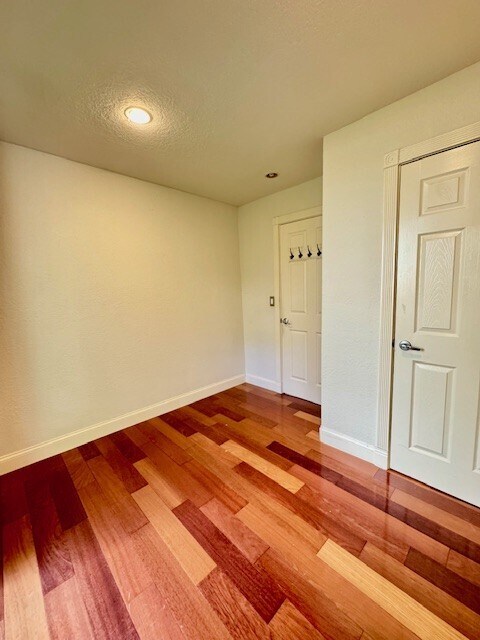 Building Photo - 245 Holly Ln