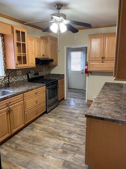 Kitchen - 693 Columbus Ave