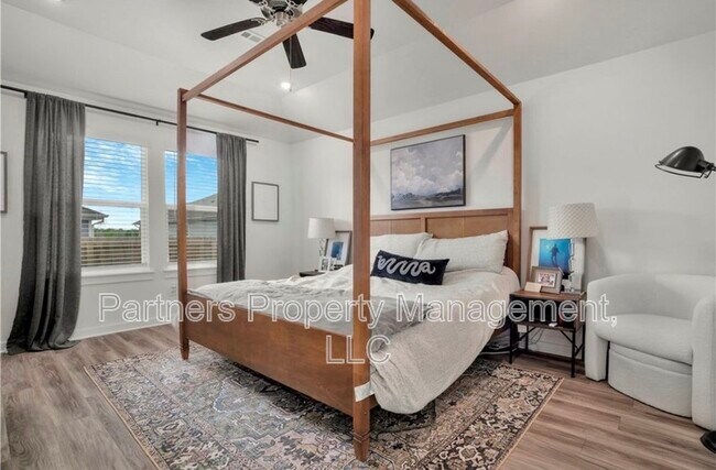 Building Photo - 4435 W Canyon Run Dr