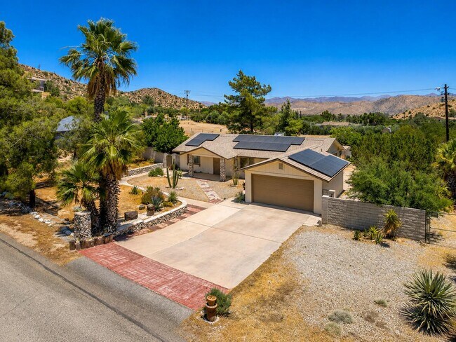 Building Photo - 11393 Artesia Way