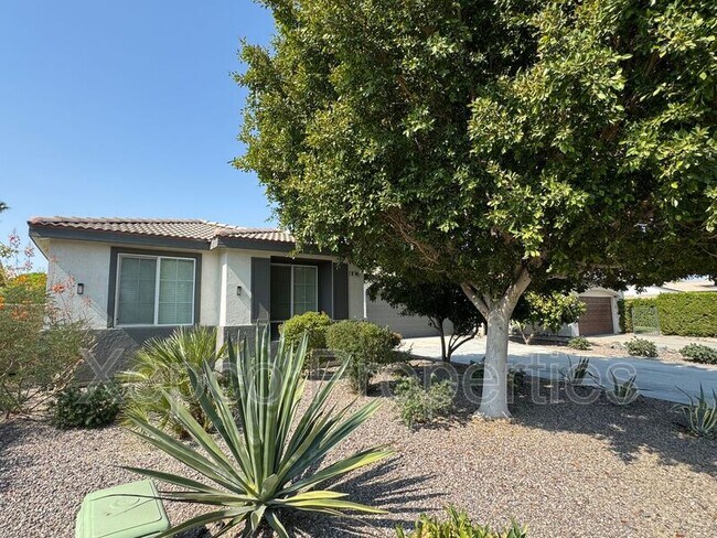 Building Photo - 80746 Diamondback Trail