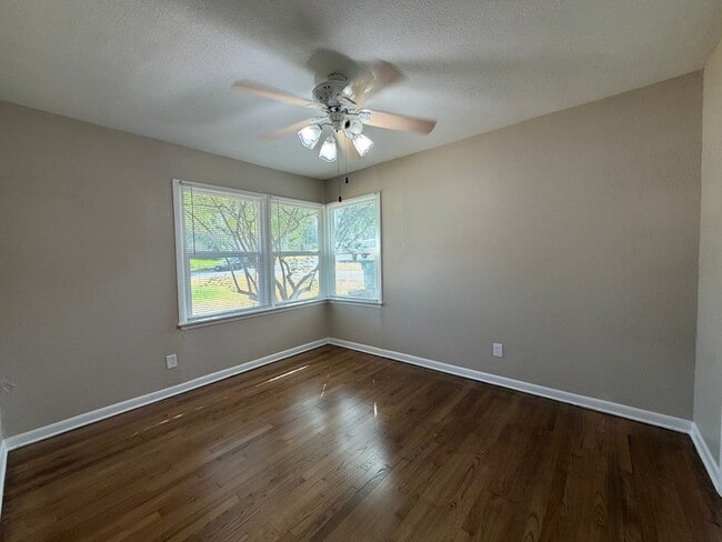 Building Photo - 4816 Melita Ave