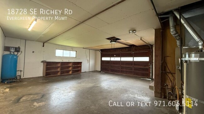 Building Photo - 18728 SE Richey Rd