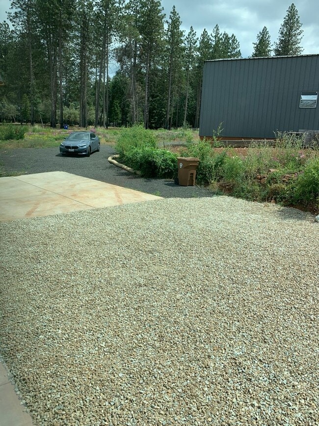 Building Photo - Breathtaking Paradise Retreat: Modern Home with Stunning Canyon Views and Next to Billie Park!