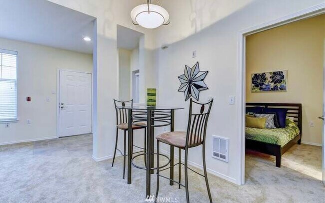 Building Photo - 16125 Juanita Woodinville Way NE