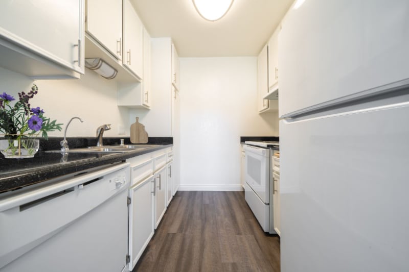Building Photo - 1440 Oak Dr