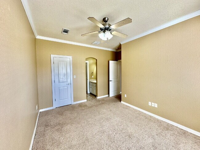 Building Photo - 2591 N Tragalger Dr.