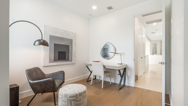 Building Photo - 17400 Rosella Rd