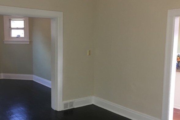 Building Photo - 811 Sarah St