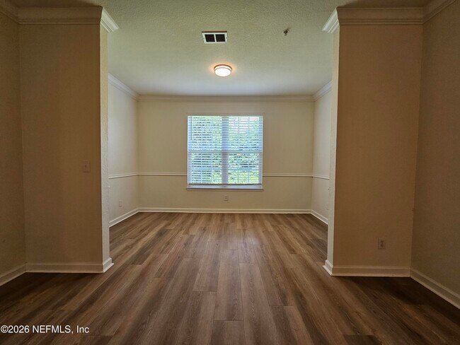 Building Photo - 13810 Sutton Park Dr N