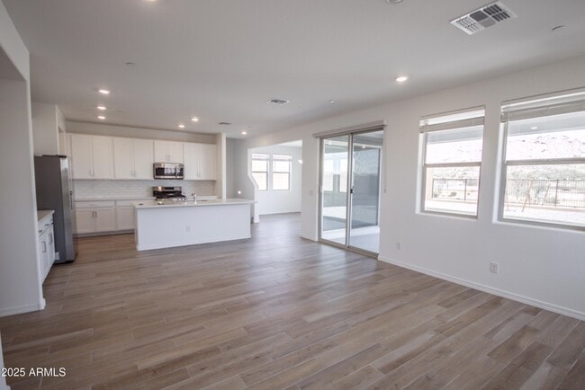 Building Photo - 21326 W Roanoke Ave