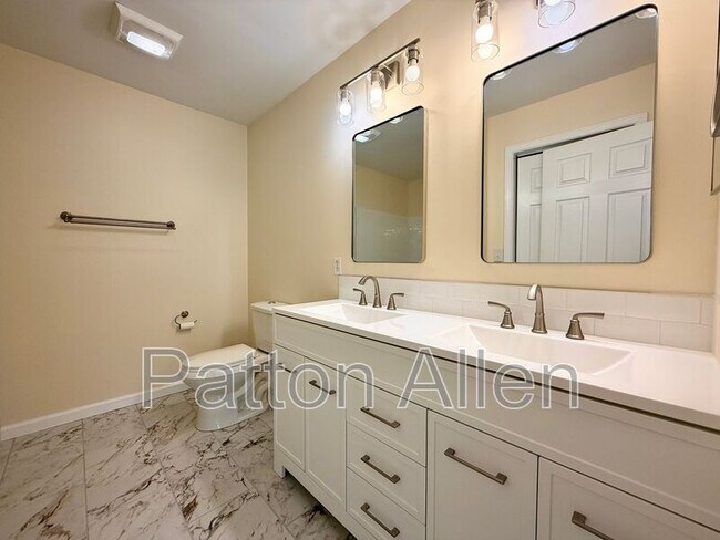 Building Photo - 6 Providence Rd