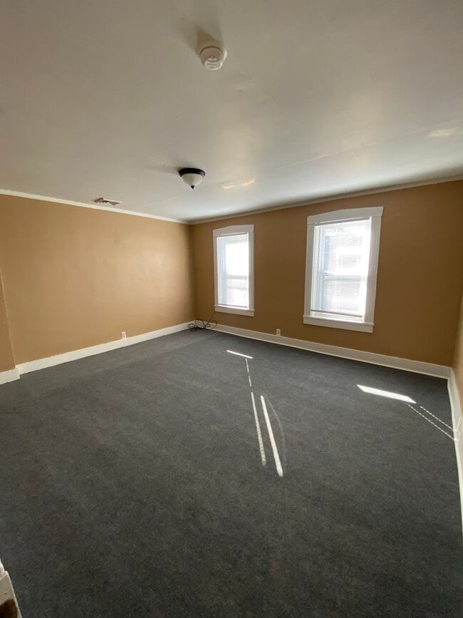 Building Photo - Spacious 3 BR /1 Ba Home in Lancaster City