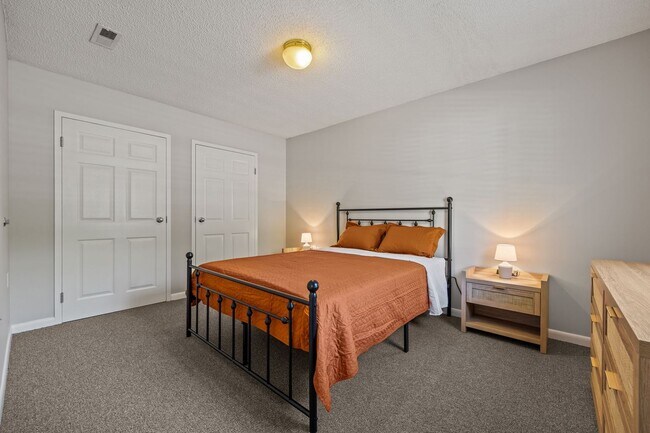 Building Photo - FULLY FURNISHED EXCLUSIVE SHORT AND MIDTERM RENTAL ONLY!