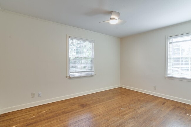 Building Photo - 695 Berry Rd