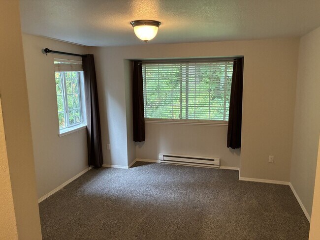 Building Photo - Mill Creek - Country Club Condo