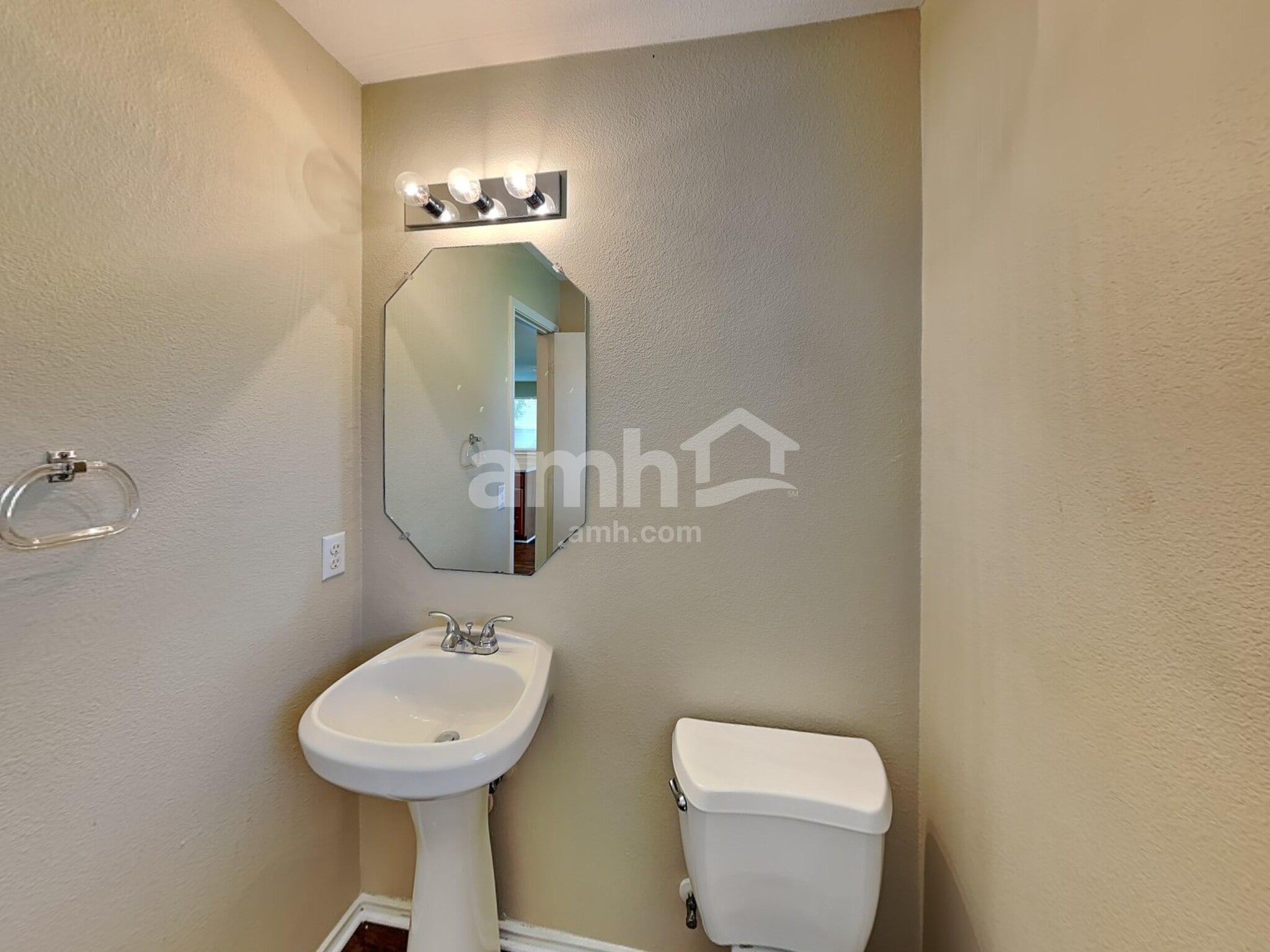 Building Photo - 2417 Elara Dr