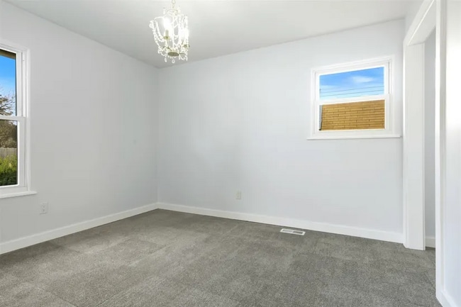 Building Photo - 1206 Aurora Way