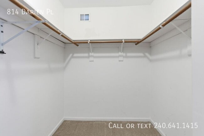 Building Photo - 814 Darien Pl