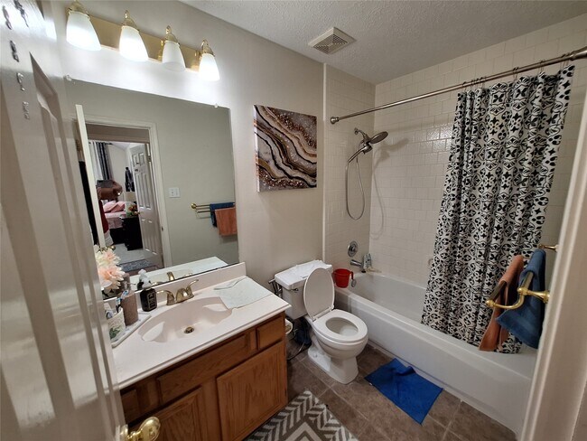 Building Photo - 20323 Concord Hill Dr