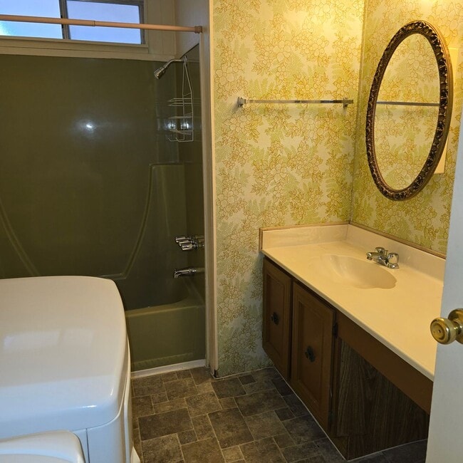 Building Photo - Benson single wide manufactured home with ...