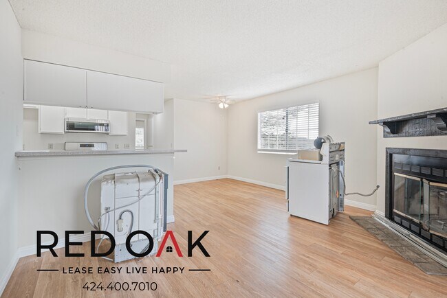 Building Photo - ~1 Month FREE~ Welcoming One Bedroom with ...
