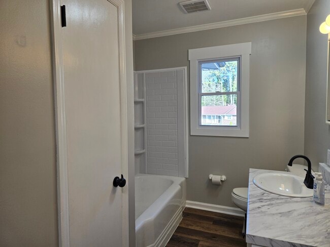 Building Photo - 24 Pine Cir