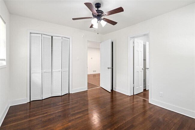 Building Photo - 1437 Vesta Ave