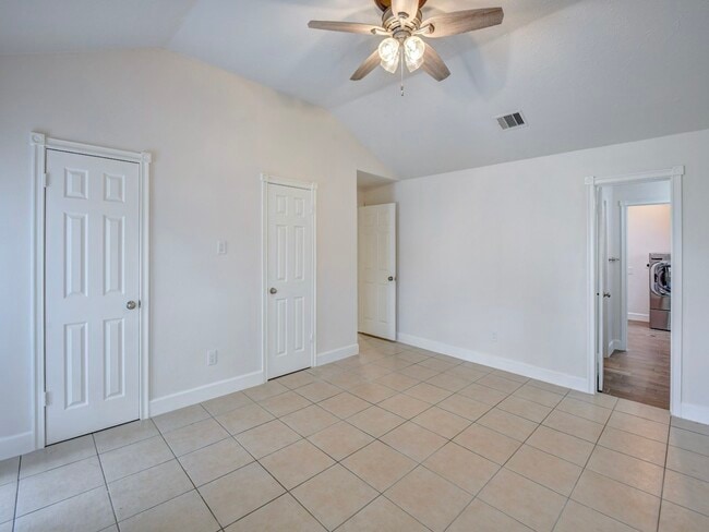 Building Photo - 1306 Mimosa Rd