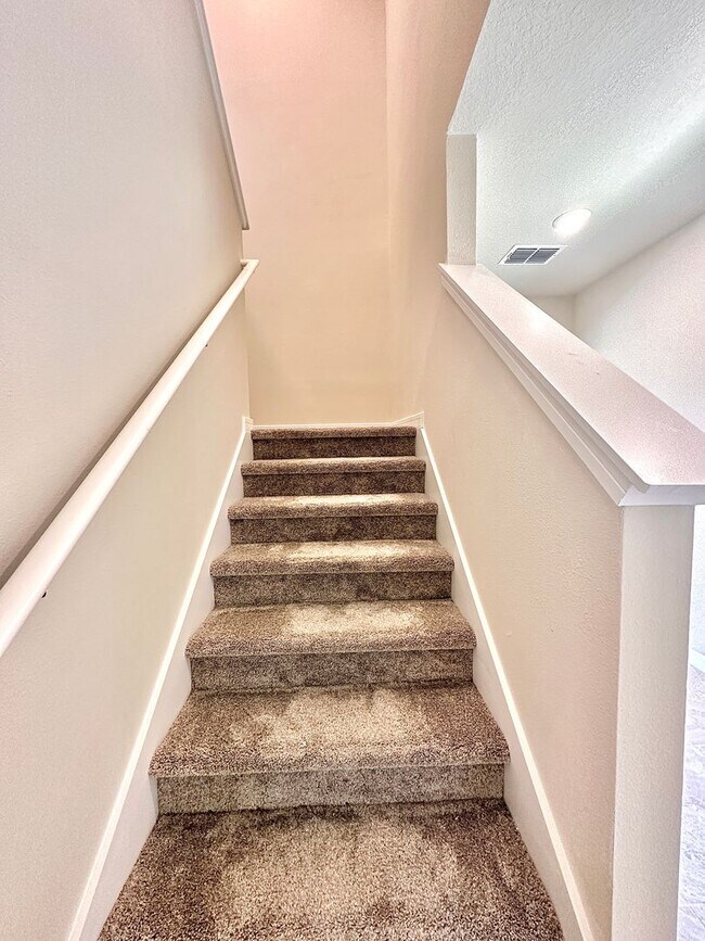 Building Photo - Beautiful Home for rent in Clermont
