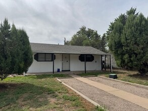 Building Photo - ALL PROSPECTIVE TENANTS MUST SUBMIT A ON L...