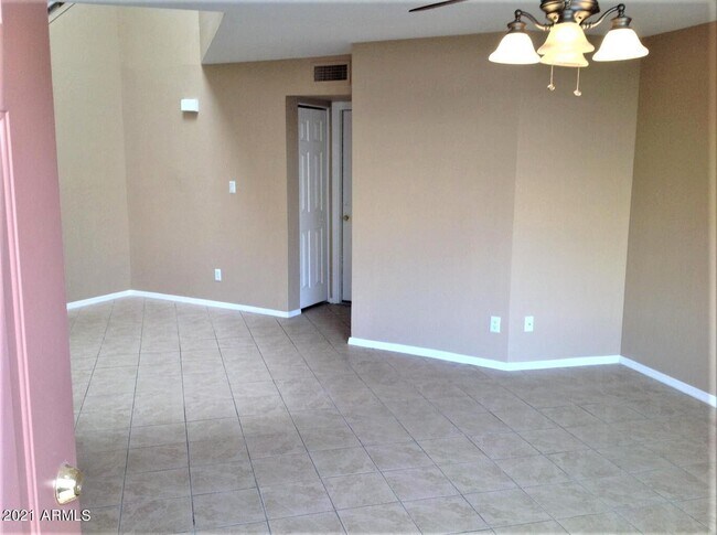 Building Photo - 4224 W Calavar Rd