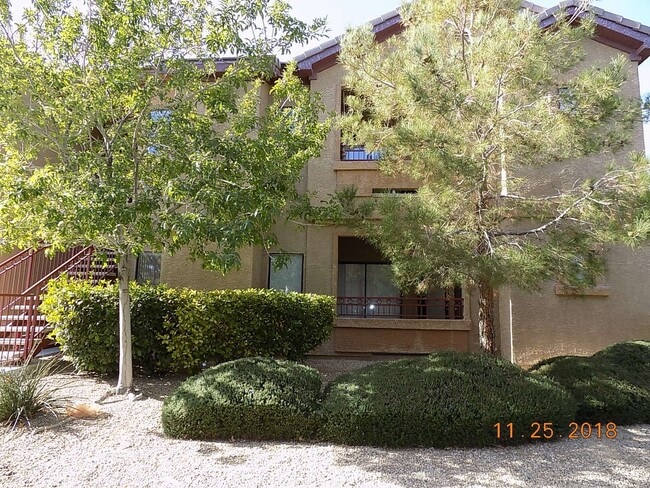 Building Photo - NW 1st floor condo