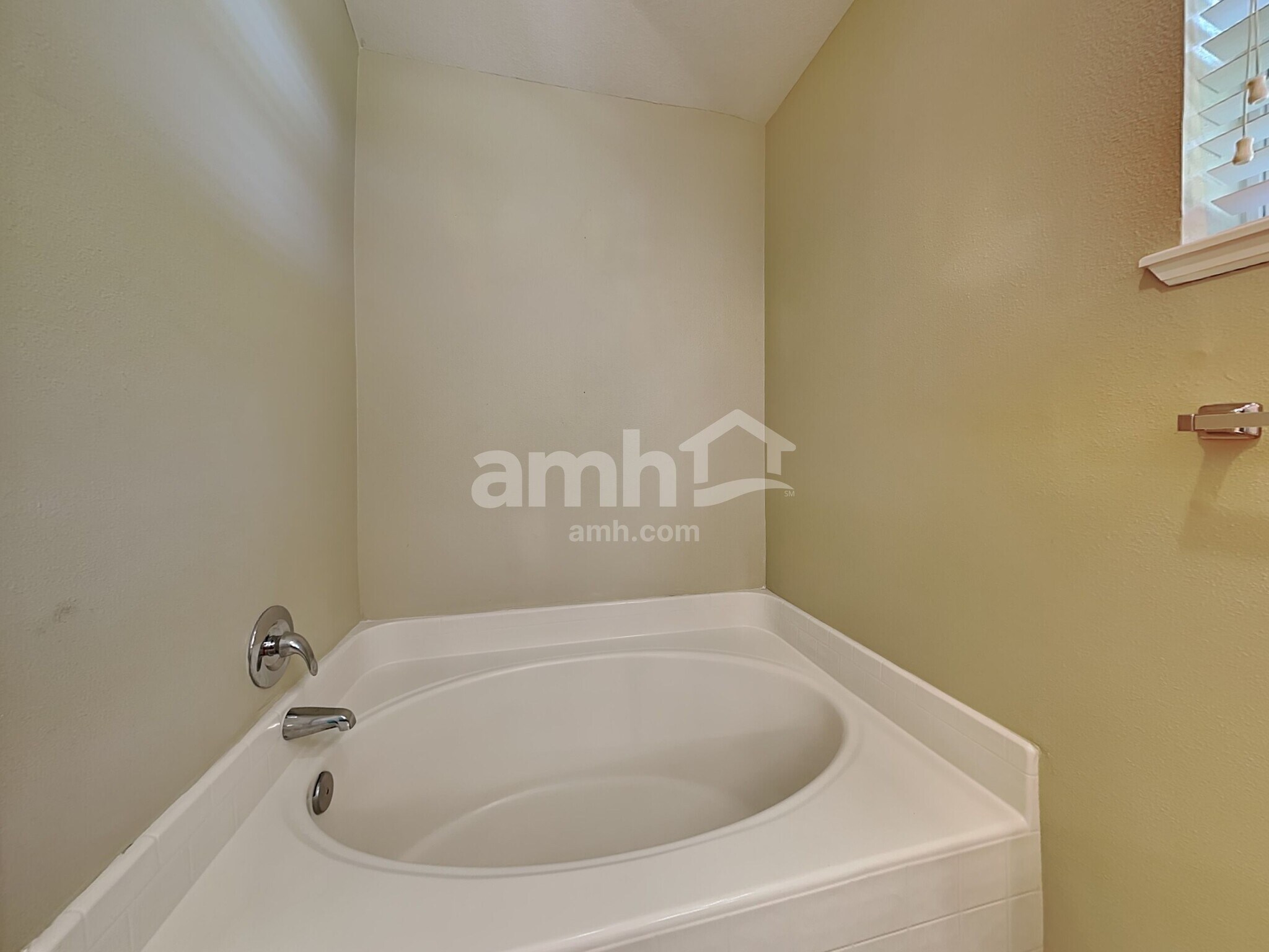 Building Photo - 3245 Helmel Ct
